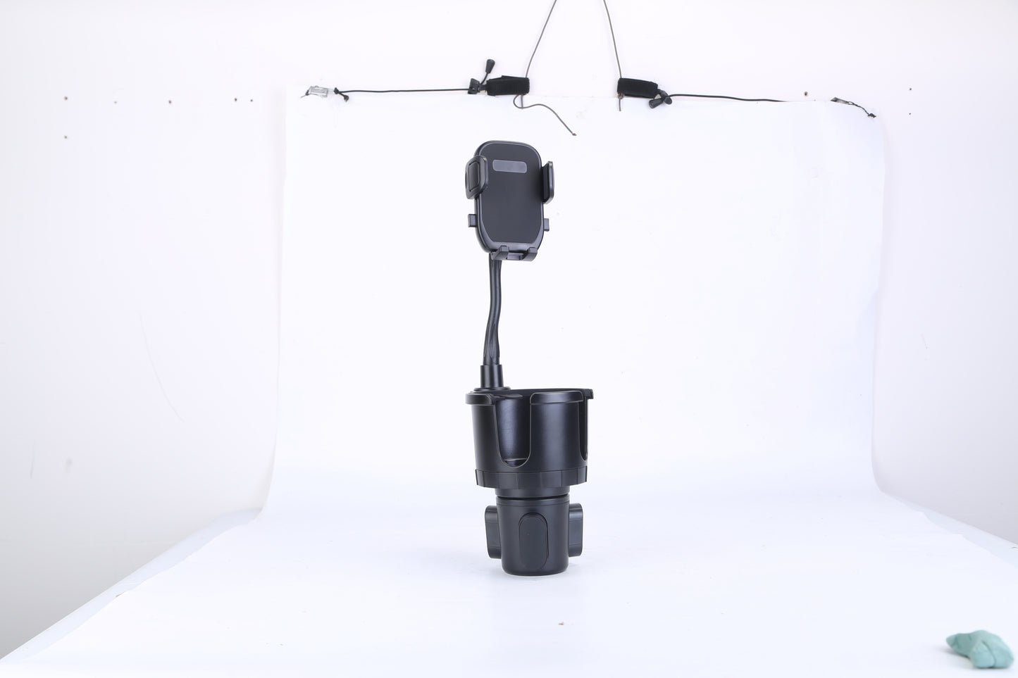 Soporte para teléfono 2 en 1 para coche, soporte para bebidas con cuello de cisne giratorio de 360 grados, base ajustable, apto para la mayoría de teléfonos, vasos y vehículos.